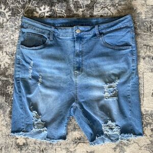 SHEIN Raw Hem Bermuda Denim Shorts